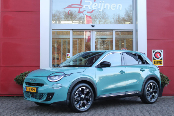 Fiat 600 1.2 HYbrid 110PK LA PRIMA | ELEKTRISCH VERSTELBARE BESTUURDERSTOEL MET MASSAGEFUNCTIE | NAVIGATIE | DODEHOEK DETECTIE | ELEKTRISCHE ACHTERKLEP | LEDKOPLAMPEN-MISTLAMPEN | LED ACHTERLICHTEN | PACK COMFORT: ACHTERUITRIJCAMERA / PARKEERSENSOREN VOOR-ACHTER / DRAADLOOS TELEFOONLADEN / DRAADLOOS APPLE CARPLAY - ANDROID AUTO / KEYLESS ENTRY-START / AUDIOSYSTEEM MET 6 SPEAKERS | WINTER PACK: VERWARMBARE VOORSTOELEN / VERWARMBARE VOORSTOELEN | 18"LICHTMETALEN VELGEN TWO-TONE | EXTRA GETINTE ACHTERRUITEN | CLIMATE CONTROL |