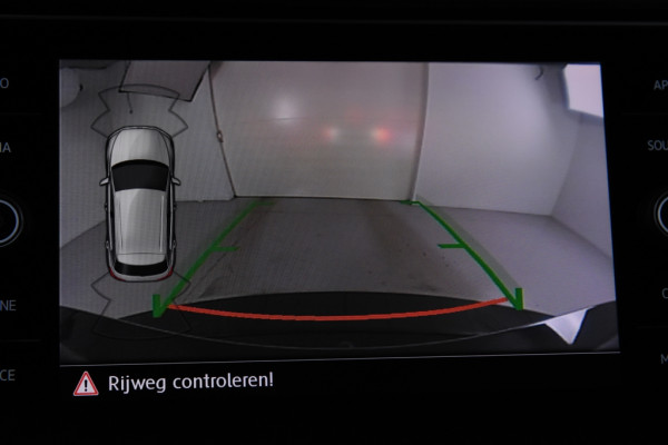 Volkswagen T-Roc Style 1.0 TSI *Trekhaak*Camera*Stoelverwarming*