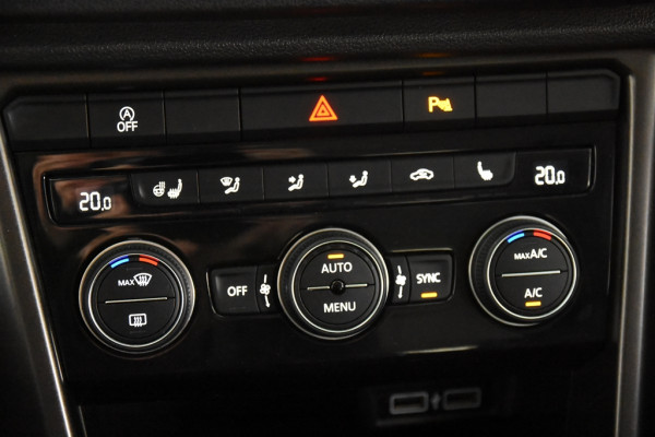 Volkswagen T-Roc Style 1.0 TSI *Trekhaak*Camera*Stoelverwarming*