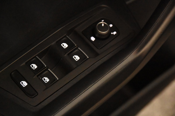 Volkswagen T-Roc Style 1.0 TSI *Trekhaak*Camera*Stoelverwarming*