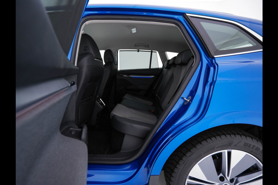 Škoda ENYAQ iV 80 [ 3-Fase ] {SOH-88% } (INCL-BTW) *LEATHER-FABRIC | FULL-LED | DIGI-COCKPIT | CAMERA | KEYLESS | NAVI-FULLMAP | AMBIENT-LIGHT | ECC | HEATED-COMFORTSEATS | DAB+ | PDC | CRUISE | CARPLAY | TOWBAR | 19"ALU*