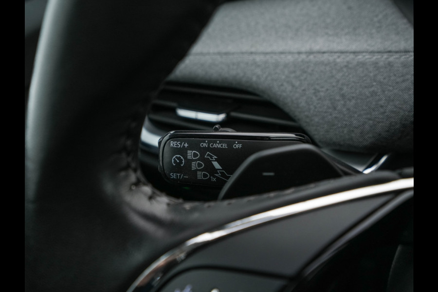 Škoda ENYAQ iV 80 [ 3-Fase ] {SOH-88% } (INCL-BTW) *LEATHER-FABRIC | FULL-LED | DIGI-COCKPIT | CAMERA | KEYLESS | NAVI-FULLMAP | AMBIENT-LIGHT | ECC | HEATED-COMFORTSEATS | DAB+ | PDC | CRUISE | CARPLAY | TOWBAR | 19"ALU*