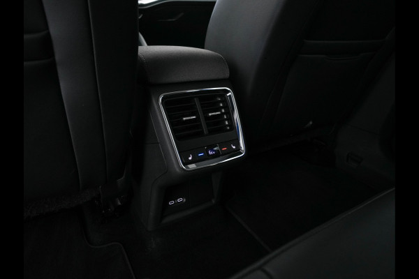 Škoda ENYAQ iV 80 [ 3-Fase ] {SOH-88% } (INCL-BTW) *LEATHER-FABRIC | FULL-LED | DIGI-COCKPIT | CAMERA | KEYLESS | NAVI-FULLMAP | AMBIENT-LIGHT | ECC | HEATED-COMFORTSEATS | DAB+ | PDC | CRUISE | CARPLAY | TOWBAR | 19"ALU*