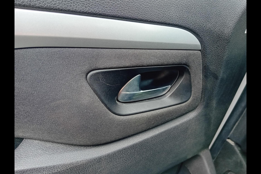 Opel Vivaro 2.0 CDTI 145PK L2H1 Edition Automaat Airco Navigatie Bluetooth Cruise Trekhaak