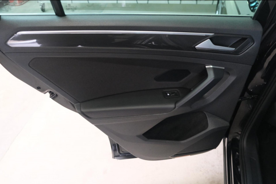 Volkswagen Tiguan 1.5 TSI ACT Highline R-Line - N.A.P. Airco, Cruise, Panodak, Navi,