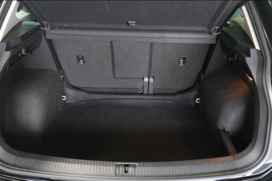 Volkswagen Tiguan 1.5 TSI ACT Highline R-Line - N.A.P. Airco, Cruise, Panodak, Navi,