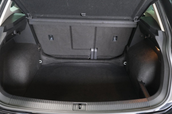 Volkswagen Tiguan 1.5 TSI ACT Highline R-Line - N.A.P. Airco, Cruise, Panodak, Navi,