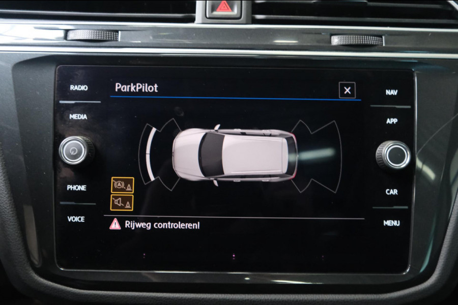 Volkswagen Tiguan 1.5 TSI ACT Highline R-Line - N.A.P. Airco, Cruise, Panodak, Navi,