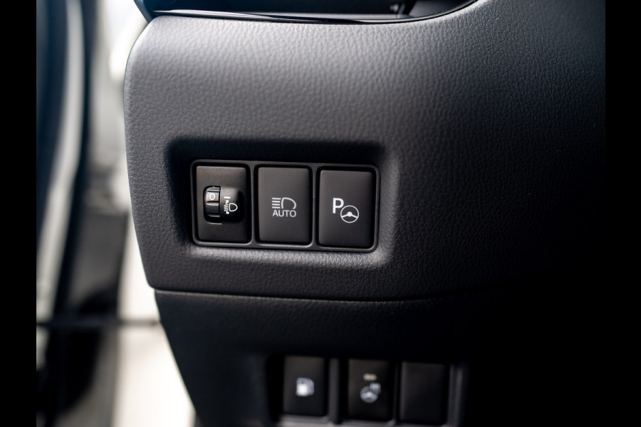 Toyota C-HR 2.0 Hybrid Bi-Tone | Dodehoek sensoren | Stuur&Stoel verw. | Parkeersensoren | Prijs Rijklaar!!