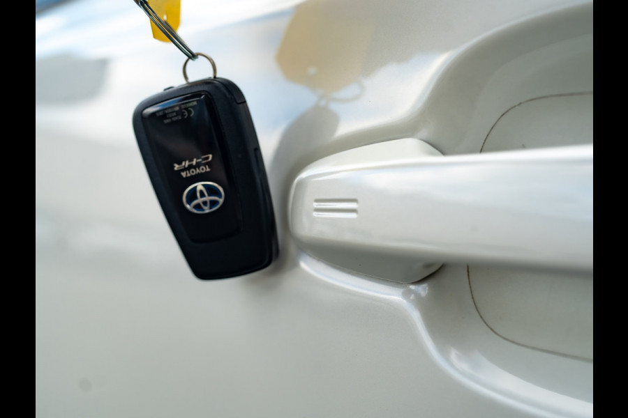 Toyota C-HR 2.0 Hybrid Bi-Tone | Dodehoek sensoren | Stuur&Stoel verw. | Parkeersensoren | Prijs Rijklaar!!