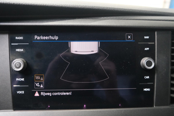 Volkswagen Transporter 2.0 TDI L2H1 150 PK - N.A.P. Airco, Cruise, Navi, PDC.