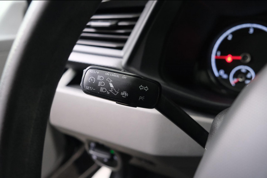 Volkswagen Transporter 2.0 TDI L2H1 150 PK - N.A.P. Airco, Cruise, Navi, PDC.