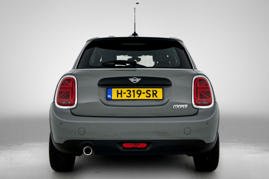 MINI Mini 1.5 Cooper Business (NL-auto, Dealer onderH, Parkeersensoren, Navi, Airco, Cruise Control, Etc)