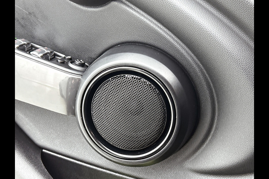 MINI Mini 1.5 Cooper Business (NL-auto, Dealer onderH, Parkeersensoren, Navi, Airco, Cruise Control, Etc)