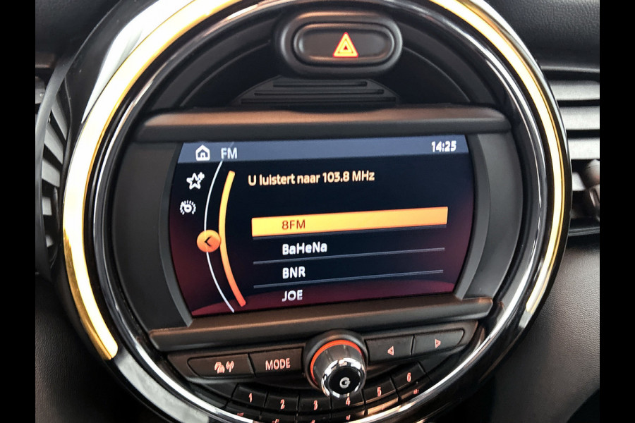 MINI Mini 1.5 Cooper Business (NL-auto, Dealer onderH, Parkeersensoren, Navi, Airco, Cruise Control, Etc)