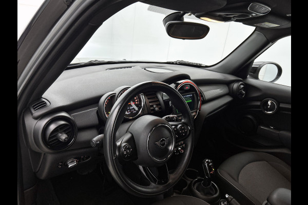 MINI Mini 1.5 Cooper Business (NL-auto, Dealer onderH, Parkeersensoren, Navi, Airco, Cruise Control, Etc)
