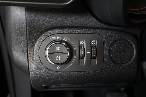 Opel Combo 1.5D L2H1 Edition Automaat Airco Navigatie Camera Parkeersensoren 3-zits