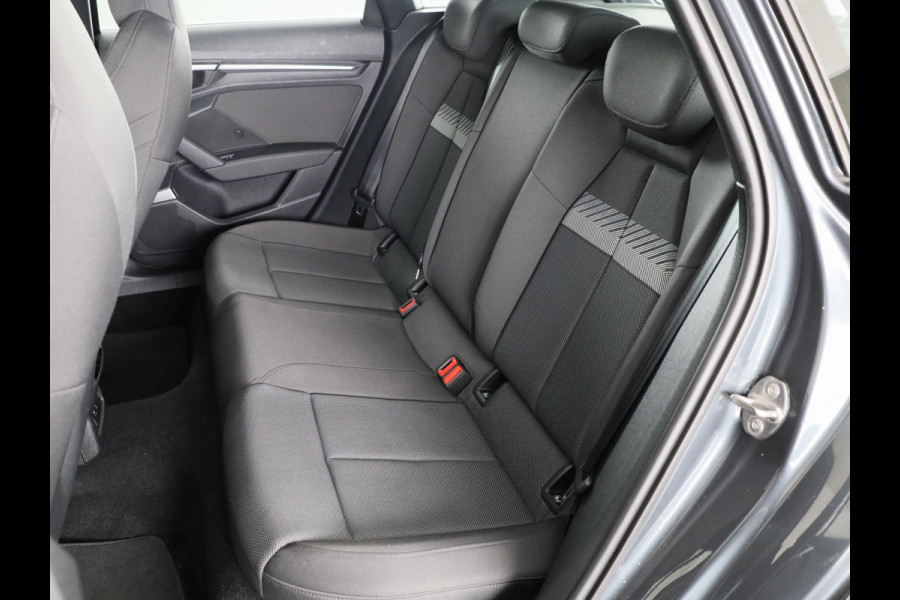 Audi A3 Sportback 35 TFSI Business edition 150 pk s-tronic | Navigatie | Parkeersensoren (Park assist) | B&O Soundsystem | Autom. airco |