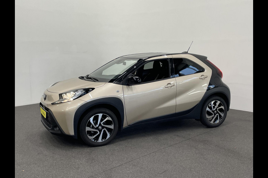 Toyota Aygo X 1.0 VVT-i Automaat Pulse | Navigatie | Apple Carplay/Android Auto | Camera | 17" Lichtmetalen Velgen | Climate Control | Adaptive Cruise Control | Two Tone