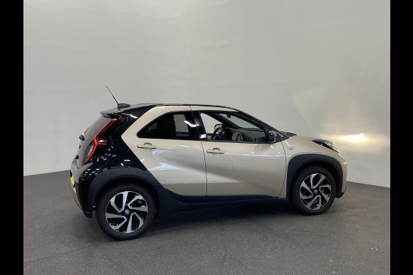 Toyota Aygo X 1.0 VVT-i Automaat Pulse | Navigatie | Apple Carplay/Android Auto | Camera | 17" Lichtmetalen Velgen | Climate Control | Adaptive Cruise Control | Two Tone