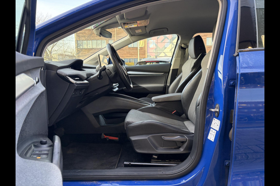 Škoda ENYAQ iV 60 | Wegklapbare trekhaak | Stoelverwarming | Achteruitrijcamera | Warmtepomp