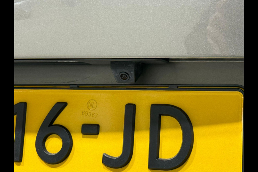 Volvo V60 2.0 T8 Twin Engine AWD R-Design/Pano/Memory/Camera/Carplay