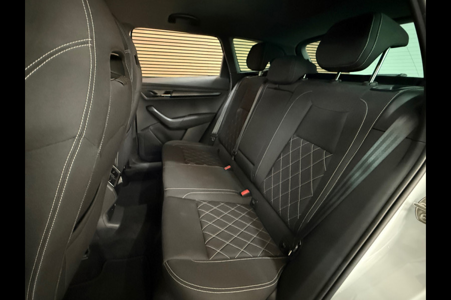 Škoda Karoq 1.5 TSI DSG 4x4 Sportline Business | 1800KG Trekgewicht | Carplay | Sportstoelen | Camera