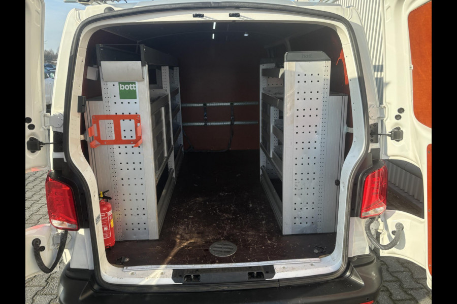 Volkswagen Transporter 2.0 TDI L2H1*A/C*CRUISE*CAM*HAAK*CARPLAY*3PERS*