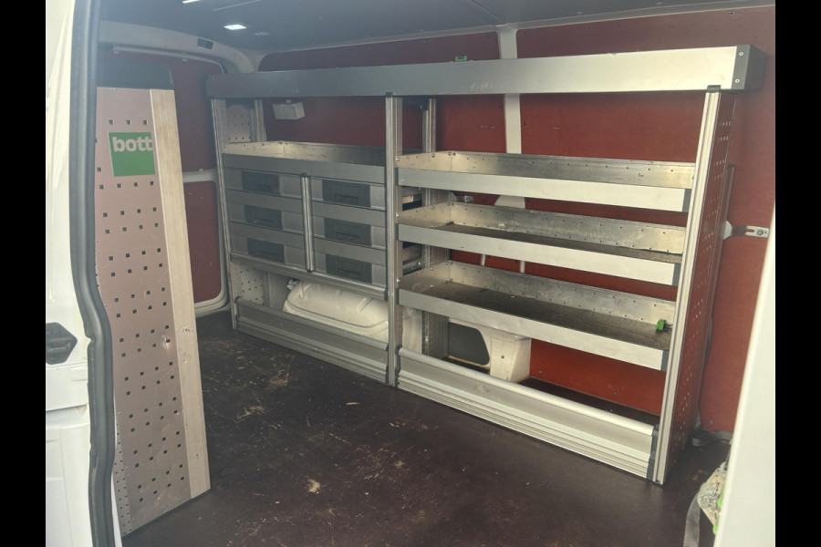 Volkswagen Transporter 2.0 TDI L2H1*A/C*CRUISE*CAM*HAAK*CARPLAY*3PERS*