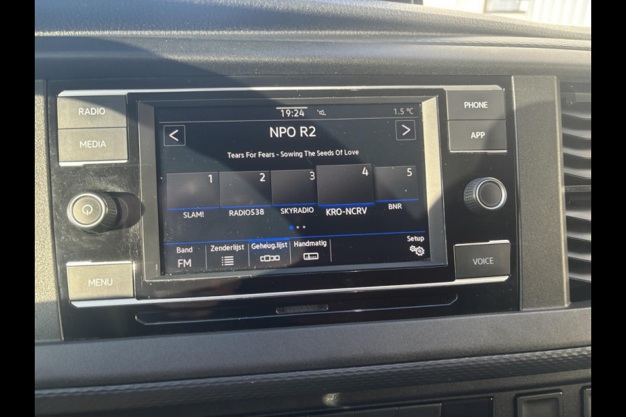 Volkswagen Transporter 2.0 TDI L2H1*A/C*CRUISE*CAM*HAAK*CARPLAY*3PERS*