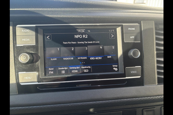 Volkswagen Transporter 2.0 TDI L2H1*A/C*CRUISE*CAM*HAAK*CARPLAY*3PERS*