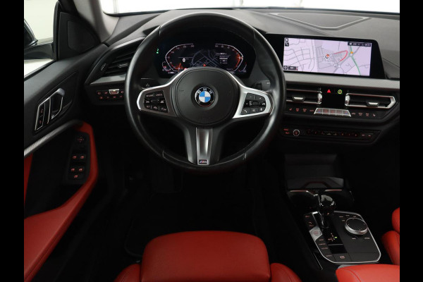 BMW 2 Serie Gran Coupé 220i High Executive | Head-Up | Adaptive cruise | Leder | Camera | Stoelverwarming | Sportstoelen | Luxury Line | Carplay | Live Cockpit | Navigatie | Park Assist | Full LED