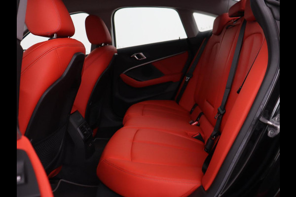 BMW 2 Serie Gran Coupé 220i High Executive | Head-Up | Adaptive cruise | Leder | Camera | Stoelverwarming | Sportstoelen | Luxury Line | Carplay | Live Cockpit | Navigatie | Park Assist | Full LED