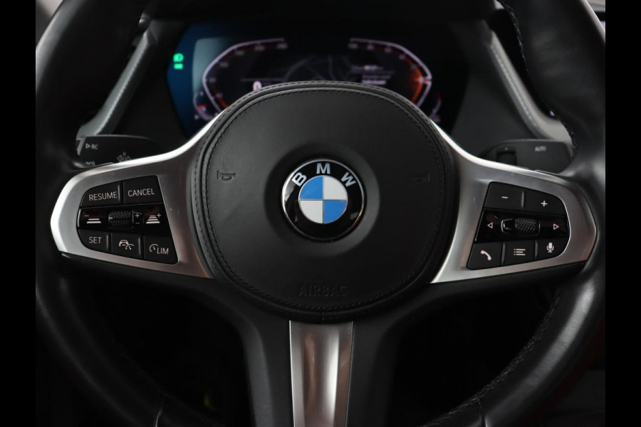 BMW 2 Serie Gran Coupé 220i High Executive | Head-Up | Adaptive cruise | Leder | Camera | Stoelverwarming | Sportstoelen | Luxury Line | Carplay | Live Cockpit | Navigatie | Park Assist | Full LED