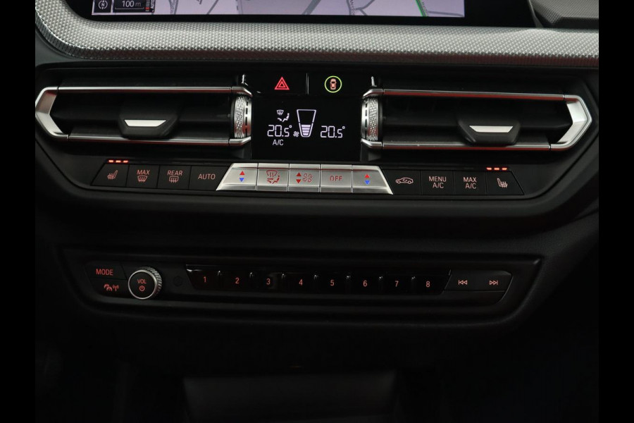 BMW 2 Serie Gran Coupé 220i High Executive | Head-Up | Adaptive cruise | Leder | Camera | Stoelverwarming | Sportstoelen | Luxury Line | Carplay | Live Cockpit | Navigatie | Park Assist | Full LED