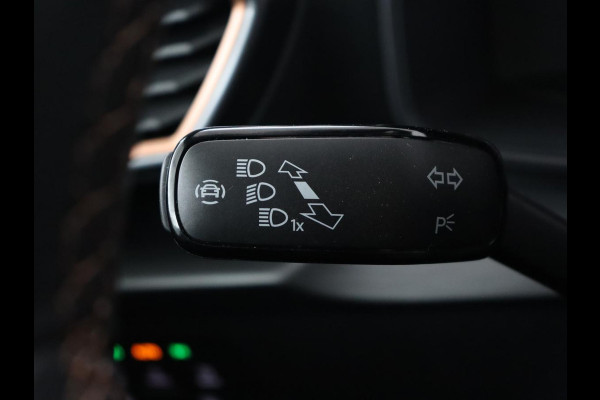 CUPRA Leon 1.4 e-Hybrid Black Edition | Origineel NL | Panoramadak | Leder | Stoelverwarming | Adaptive cruise | Sfeerverlichting | Carplay | Memory | Keyless | Camera | Stuurverwarming | PHEV | Plug In