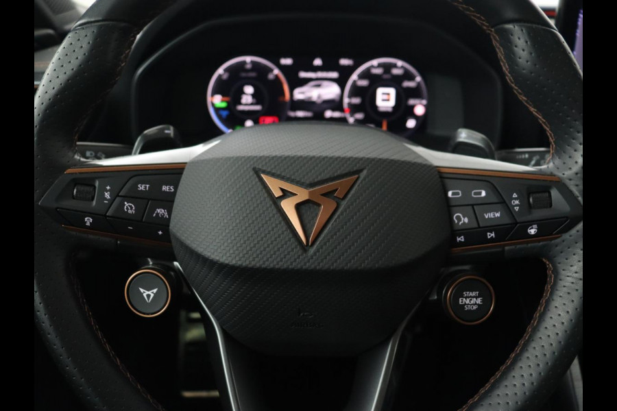 CUPRA Leon 1.4 e-Hybrid Black Edition | Origineel NL | Panoramadak | Leder | Stoelverwarming | Adaptive cruise | Sfeerverlichting | Carplay | Memory | Keyless | Camera | Stuurverwarming | PHEV | Plug In