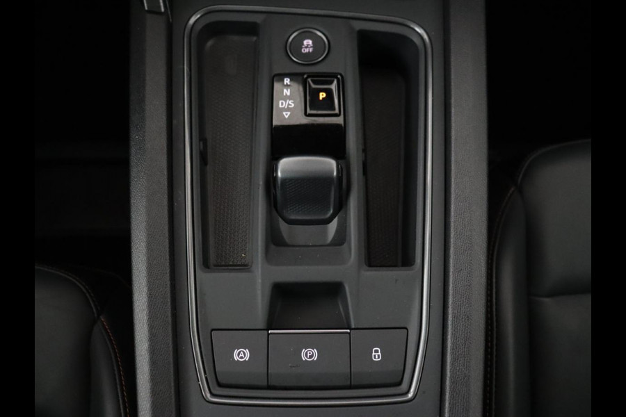 CUPRA Leon 1.4 e-Hybrid Black Edition | Origineel NL | Panoramadak | Leder | Stoelverwarming | Adaptive cruise | Sfeerverlichting | Carplay | Memory | Keyless | Camera | Stuurverwarming | PHEV | Plug In