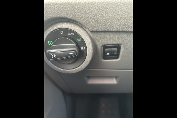 Volkswagen Transporter 2.0 TDI L2H1*A/C*CRUISE*CAM*HAAK*CARPLAY*3PERS*