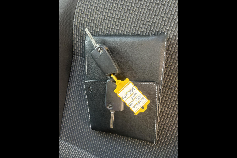 Volkswagen Transporter 2.0 TDI L2H1*A/C*CRUISE*CAM*HAAK*CARPLAY*3PERS*