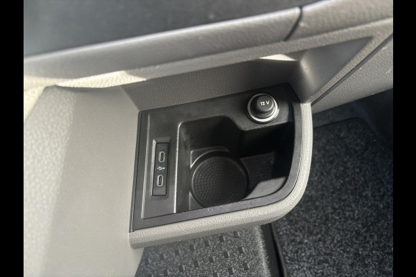 Volkswagen Transporter 2.0 TDI L2H1*A/C*CRUISE*CAM*HAAK*CARPLAY*3PERS*