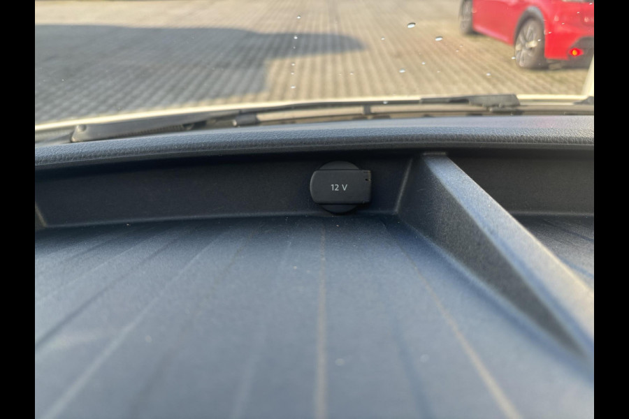 Volkswagen Transporter 2.0 TDI L2H1*A/C*CRUISE*CAM*HAAK*CARPLAY*3PERS*