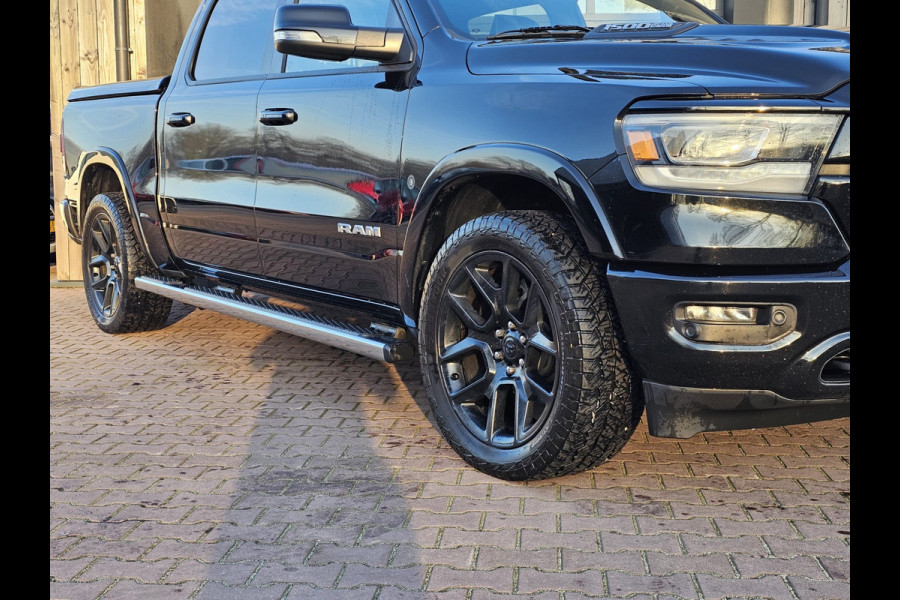 Dodge Ram 1500 5.7 V8 4x4 Crew Cab Laramie | Pano | Trekhaak | Leder | Alpine | Keyless | Camera | Sidesteps | Navi | 12" scherm | Klep uitlaat |