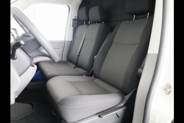 Volkswagen Transporter 2.0 TDI L2H1 28 Comfortline 110 pk | Verlengde garantie | Navigatie via App | Parkeersensoren achter | Cruise control |