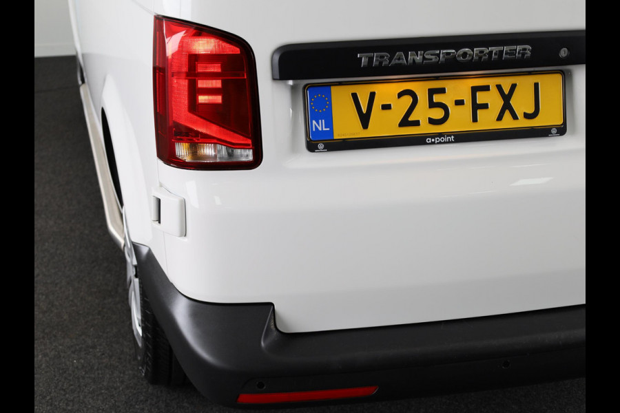 Volkswagen Transporter 2.0 TDI L2H1 28 Comfortline 110 pk | Verlengde garantie | Navigatie via App | Parkeersensoren achter | Cruise control |