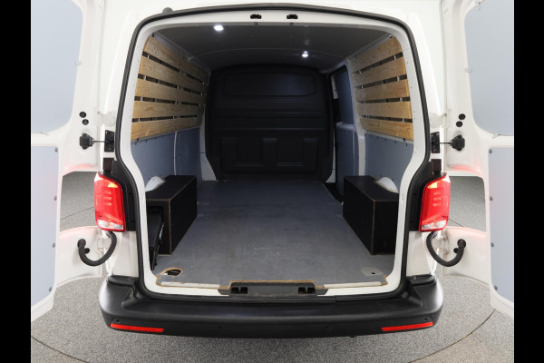 Volkswagen Transporter 2.0 TDI L2H1 28 Comfortline 110 pk | Verlengde garantie | Navigatie via App | Parkeersensoren achter | Cruise control |