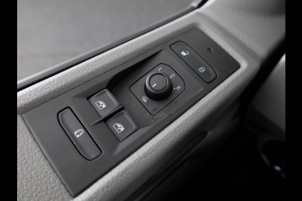 Volkswagen Transporter 2.0 TDI L2H1 28 Comfortline 110 pk | Verlengde garantie | Navigatie via App | Parkeersensoren achter | Cruise control |