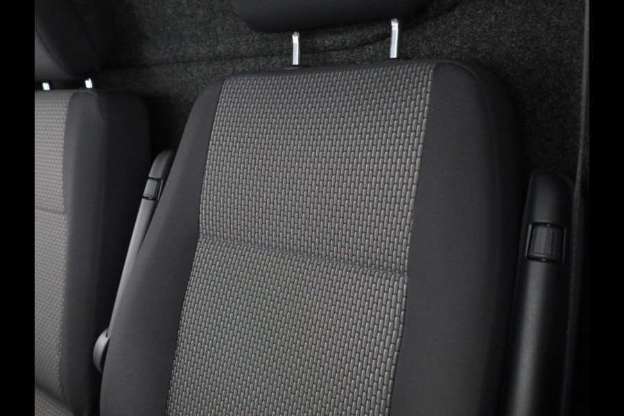 Volkswagen Transporter 2.0 TDI L2H1 28 Comfortline 110 pk | Verlengde garantie | Navigatie via App | Parkeersensoren achter | Cruise control |