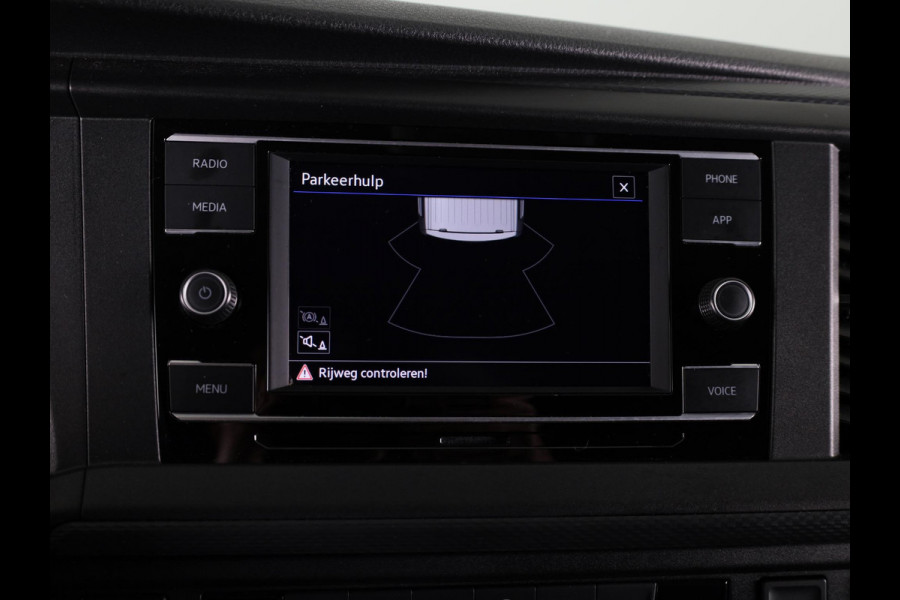 Volkswagen Transporter 2.0 TDI L2H1 28 Comfortline 110 pk | Verlengde garantie | Navigatie via App | Parkeersensoren achter | Cruise control |