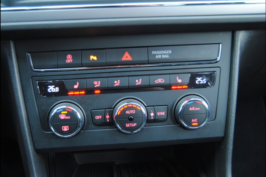 Seat Leon ST 1.0 TSI Style Ult.Ed | Apple Carplay | DAB | Stoelverwarming|